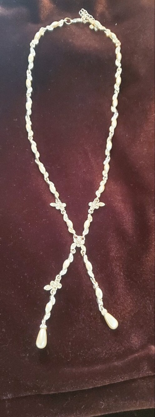 Elegant Pearl Drop Y-Necklace - Silver Tone